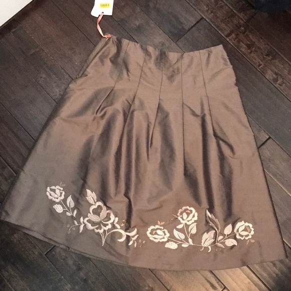 Intuitions skirt. New With Tags. - Picture 2 of 8